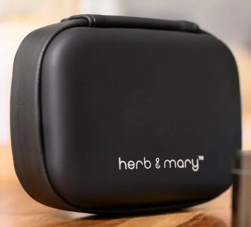 Hard accessory carrying case